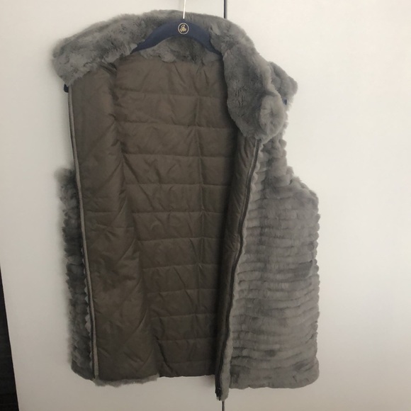 Reversible Grey Sheared Rabbit Vest - Picture 3 of 6